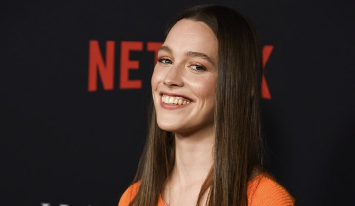 victoria pedretti you the haunting of hill house