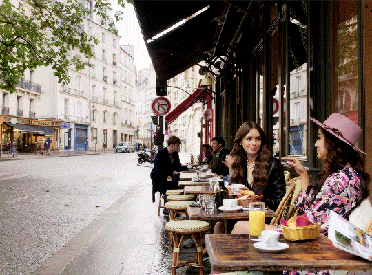 Emily in Paris – Recensione